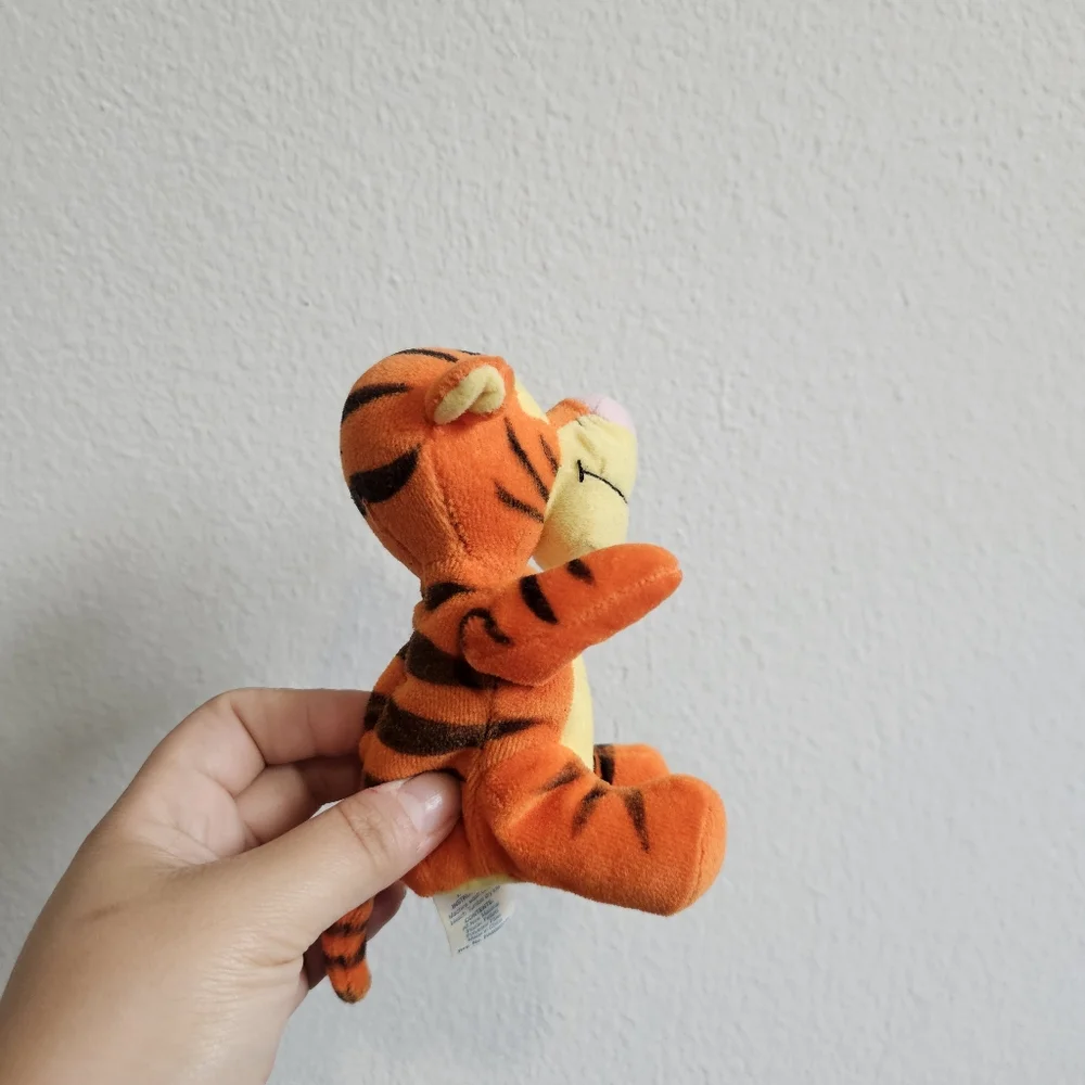 Vintage Walt Disney Avon Tigger Bean Bag Plush Stuffed Animal - Picture 2 of 4
